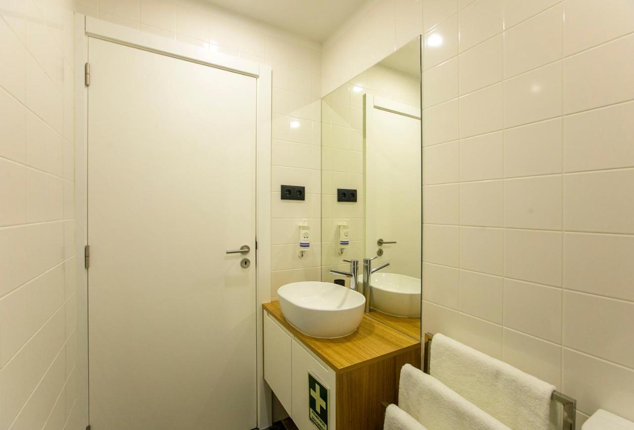 Charming Studio In Historic Downtown Порту Экстерьер фото